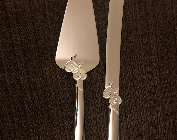 Lenox Double Hearts Engraved Knife and Server Set (silver plated)