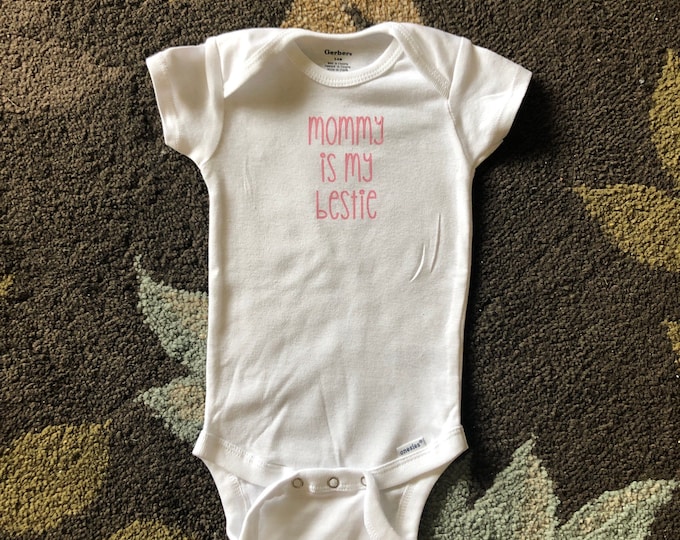 Bodysuit “mommy is my bestie”