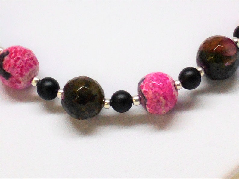 Necklace faceted agate and onyx