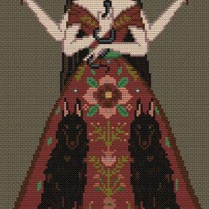 Op de afbeelding: Een gepixeleerde illustratie van Hecate, een figuur met meerdere armen, met fakkels en een slang. Ze draagt een rode jurk met bloemen- en hondenmotieven. De afbeelding heeft een neutrale achtergrond en het woord "HECATE" onderaan.