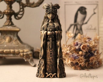 The Morrigan Statue - Celtic Mythology Brigid Statuette - Home decor - Witch Wicca Pagan Witchcraft Figurine - Altar Piece - Made in Estonia