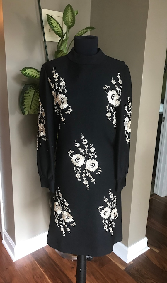 70s R &K Knits Black and Gold Knit Shift Dress/ Modern Day Medium