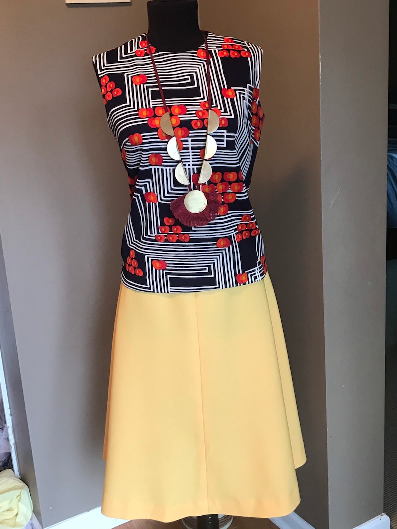 70s Butternut Yellow Swing Skirt Vintage Full Skirt Midi Skirt Modern Day Large Large Vintage
