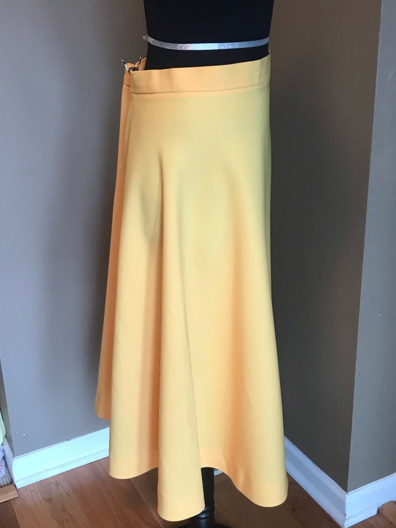 70s Butternut Yellow Swing Skirt Vintage Full Skirt Midi Skirt Modern Day Large Large Vintage