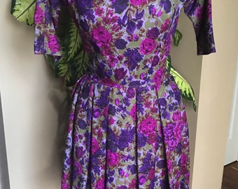 60s Floral Mr. Mort Dress/ Half Sleeves/ Deep V Neckline/Extra Small Vintage
