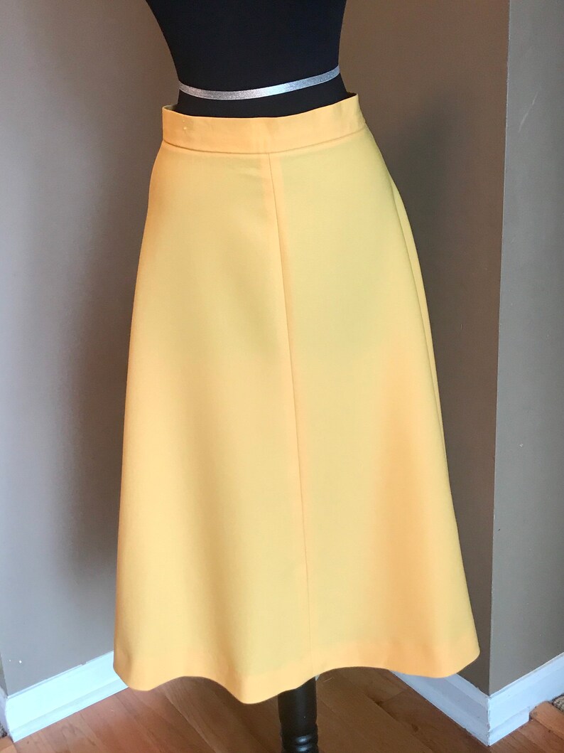 70s Butternut Yellow Swing Skirt Vintage Full Skirt Midi Skirt Modern Day Large Large Vintage