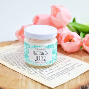 Reading On The Beach Candle / Summer Candle / Scented Bookish Candle / Book Lovers Gift For Her / Hand Poured Scented Candle