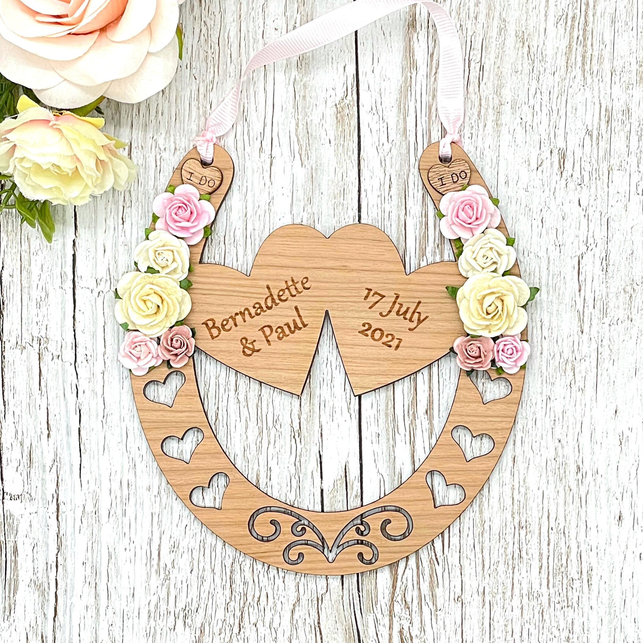 Engraved Wedding Horseshoe | Wedding Gift Keepsake | Oak Veneer Woode…