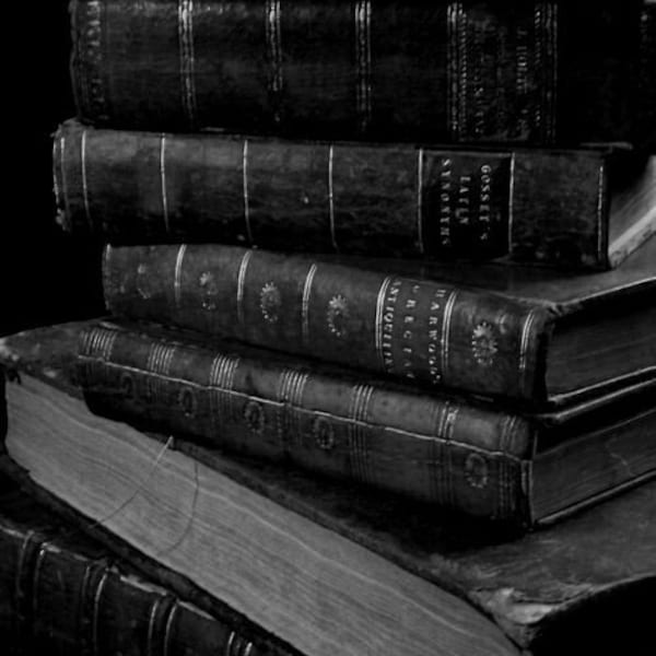 GRIMOIRES - Uma coleção de mais de 60 e-books e textos RAROS de Grimórios Mágicos. – Bruxa Pagã Bruxaria Magia Oculta