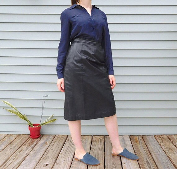 Waist 26 Black Pencil Skirt Vintage 1980s Knee Le… - image 7