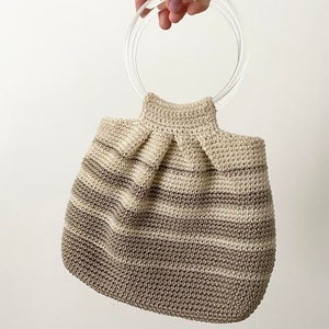 Vintage 1990s Woven Crochet Handbag Lucite Clear Round Handle 90s Stripes Bag Beige White Cream Neutral Spring Summer Small Tiny Neutral image 4