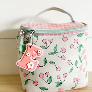 Retro Daisy Letter Tag Retro Bag Tag Acrylic Bag Tag Keychain