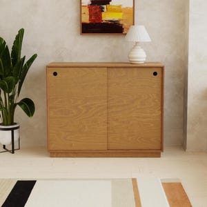 Moderner Minimalistischer Aufbewahrungsschrank | Handgefertigter Schrank Birken Sperrholz mit Schiebetüren | Benutzerdefinierte Oberflächen verfügbar