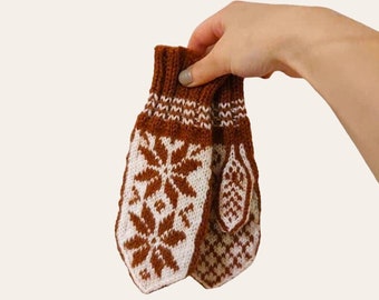 Norwegian Selbu mittens for children