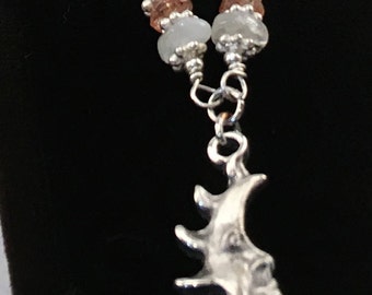 Collar único hecho a mano en Oregón con eclipse solar, piedra solar y piedra lunar