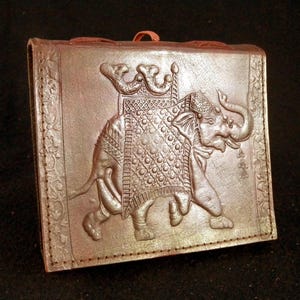 Caderno de couro feito à mão Diário - Elefante dançante - Páginas sem linhas