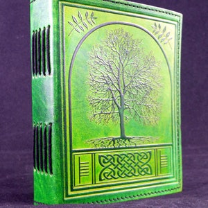 Druid Celtic Tree of Life - ręcznie robiony skórzany dziennik z ręcznie wykonanym JESIONEM