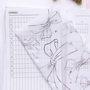 Tablero de vitela con lazo, inserto de planificador con lámina de oro rosa, tablero superpuesto, accesorios minimalistas para agendas de anillas y discos.