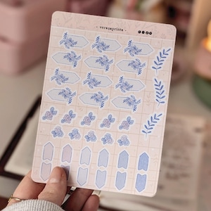 Adesivi Mini Rose per Journal e Planner, Disegnati a mano, Colori Pastello, Set di Sticker Floreali Decorativi