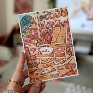 Stampa Artistica Gatto e Poltrona, Illustrazione Digitale Originale, Cozy Aesthetic, Palette di Colori Caldi, 4 Dimensioni Disponibili