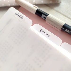 Divisori per Agenda in PVC Bianco e Testo Script Personalizzato, Inserti per Agenda Standard a 6 Anelli e a 7, 8 o 9 Dischi