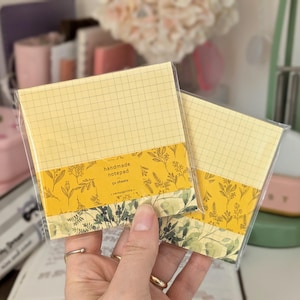 Memopad Botanico Fatto a Mano, Blocchetto a Quadretti Giallo Floreale da 50 Fogli, Cancelleria Stile Vintage, Tema Natura