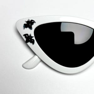 ?Women Black Funny Butterfly Shaped Bat Shades for Halloween Sunglasses Amazon.com: Vampire Bat Sunglasses, Fashion Devil Goth  main image 3