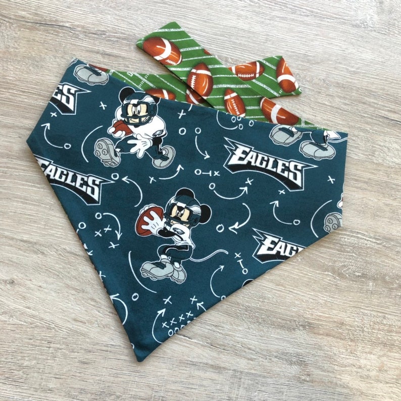 football NFL snaps on Mickey Mouse Pet Scarf New pet bandana Philadelphia eagles Summer tie on pom pom bandana spring bandana
