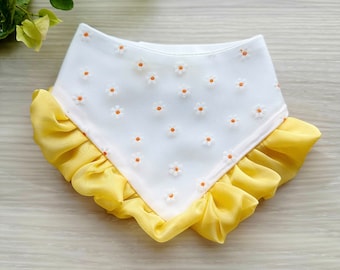 Bandana para perros Spring Daisy con volantes