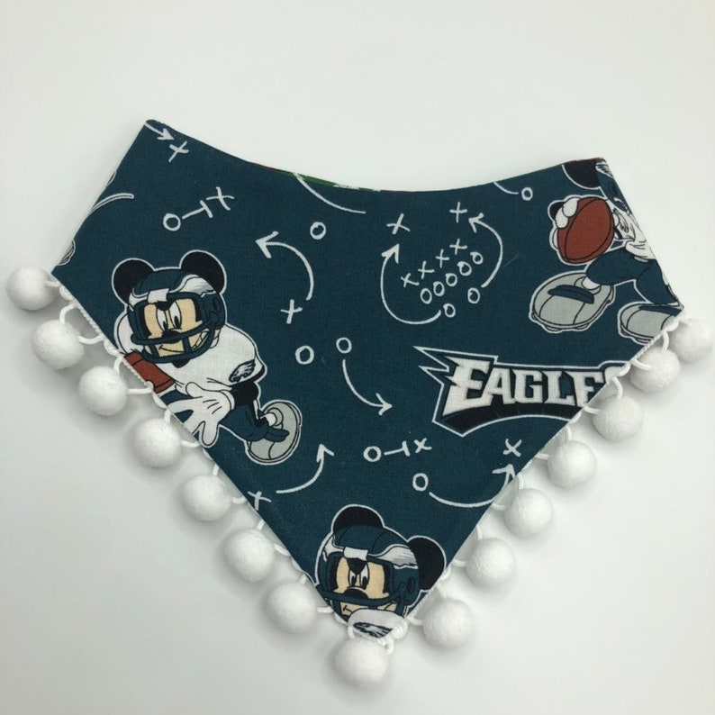 football NFL snaps on Mickey Mouse Pet Scarf New pet bandana Philadelphia eagles Summer tie on pom pom bandana spring bandana