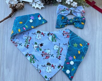 雪だるま柄クリスマス犬用バンダナ、リバーシブルスナップスカーフ、お揃いのリボン付き