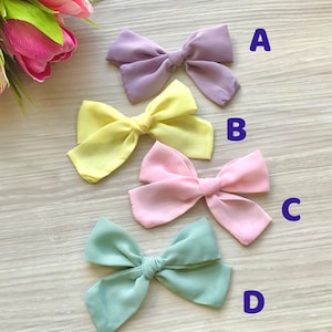 Dog hair bow, Puppy hair bow, girl dog bow, hair clip for dogs, alligator clip, french barrette clip, Pet hair clips, dog bow hair clip