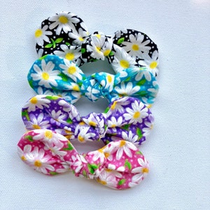 New daisy Floral Dog hair bow clip, girl dog bow, hair clip for dogs, alligator clip, french barrette clip, christmas bow image 1