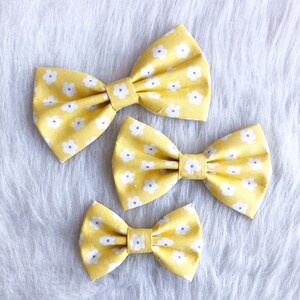 Yellow white Floral, dog bow tie, pet accessories, dog accessories, dog collar, pet bow tie, spring bow, Spring bowtie, summer bow tie