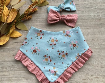 Bandana floral d'automne pour chien avec volants et nœuds, écharpe à boutons-pression