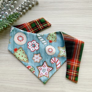 New! Christmas Dog bandana, Christmas Cookies Dog bandana, Snap on Bandana, Matching hair-bow, Bow and Bandana, Hair Scrunchies, red plaid