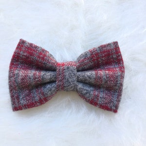Red grey plaid Dog Bow Tie, Dog Accessories, Dog Clothe, Dog Bow tie, Puppy Bow, Pet bowtie, bow tie, Plaid Bowtie, Christmas bow tie,