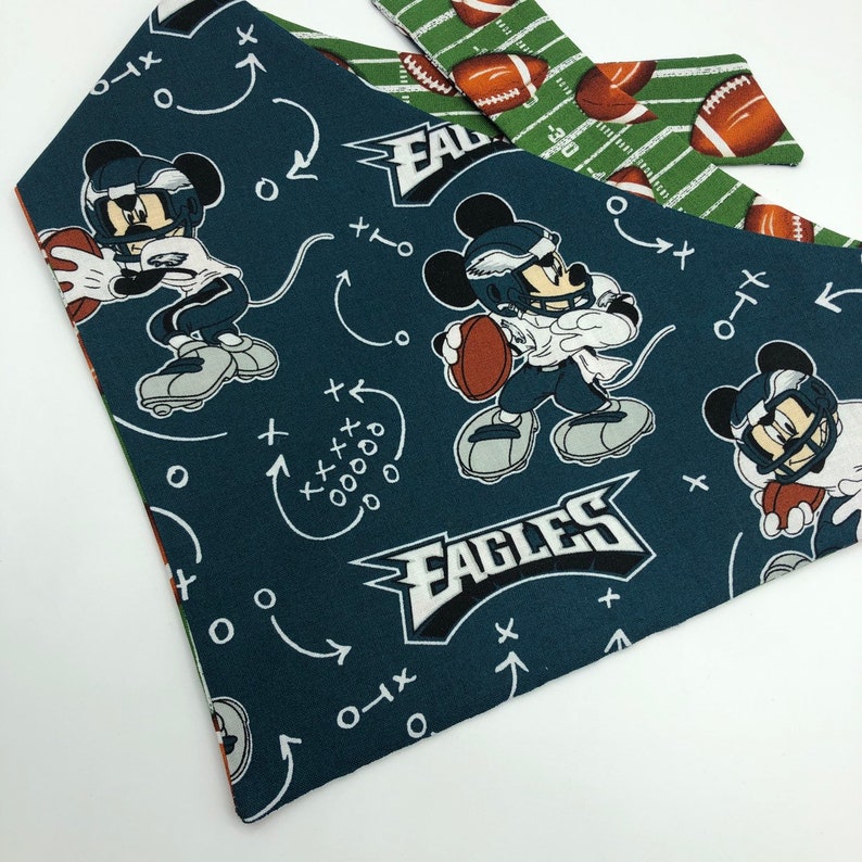 football NFL snaps on Mickey Mouse Pet Scarf New pet bandana Philadelphia eagles Summer tie on pom pom bandana spring bandana
