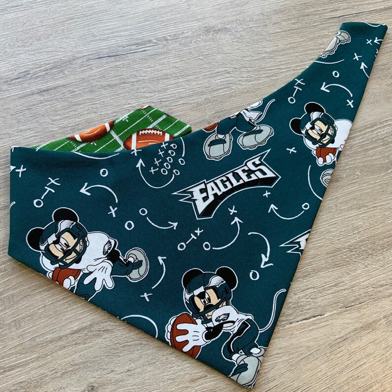 football NFL snaps on Mickey Mouse Pet Scarf New pet bandana Philadelphia eagles Summer tie on pom pom bandana spring bandana
