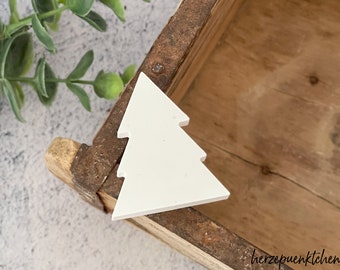 weißer Mini-Baum aus Raysin gegossen, kleiner Weihnachtsbaum als Geschenk, Weihnachtsdekoration oder Anhänger