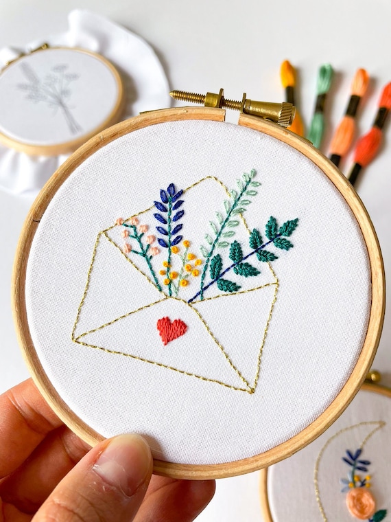 Mini Kit, FLOWER ENVELOPE: Embroidery for Beginners, Materials and  Explanation Booklet, Floral Embroidery, Pink and Mimosa Stitch 