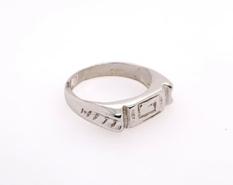Stunning Estate Silver Stamped 925 Ring 3.69 Grams, Size 6.25