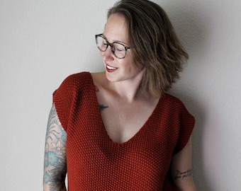 Lytta Tee PDF PATTERN - beautiful textured v-neck knitting pattern