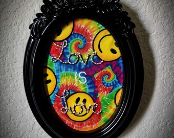 Love IS Love-borduurwerk