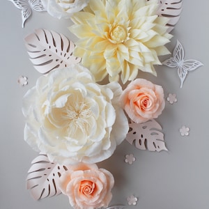 Décor de mur de grandes fleurs en papier en blanc jaune et orange, Décor de chambre d'enfant, Cadeau pour nouveau-né, Décor de boutique