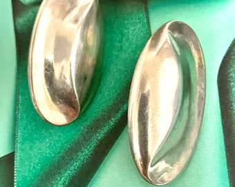 Vintage sterling oval wavy pierced earrings total weight 12.3 gms circa 1970’s