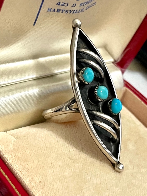 Vintage Zuni shadow box sterling ring in tatting shap… - Gem