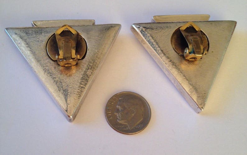 Geometric 1970/'s hammered silver tone earrings clip and beautifully crafted maybe silver but no hallmark