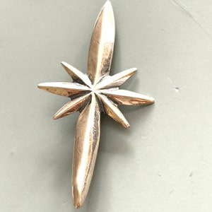 Sandcast silver cross star brooch bar pin  8 gms circa 1970’s no hallmark