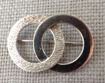 vintage sterling silver overlap circle brooch pin hallmarked A & Z sterling. circa 1980's